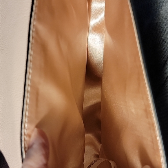 Victoria's Secret crossbody bag - Picture 4 of 4
